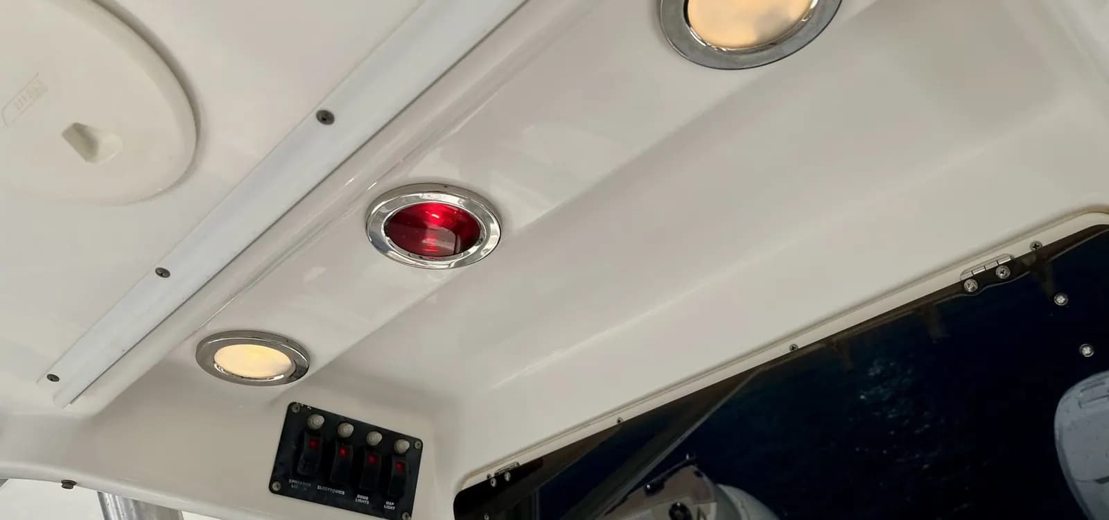Boston Whaler 320 Outrage zum Verkauf auf Mallorca – Bild 36 (36 of 49)