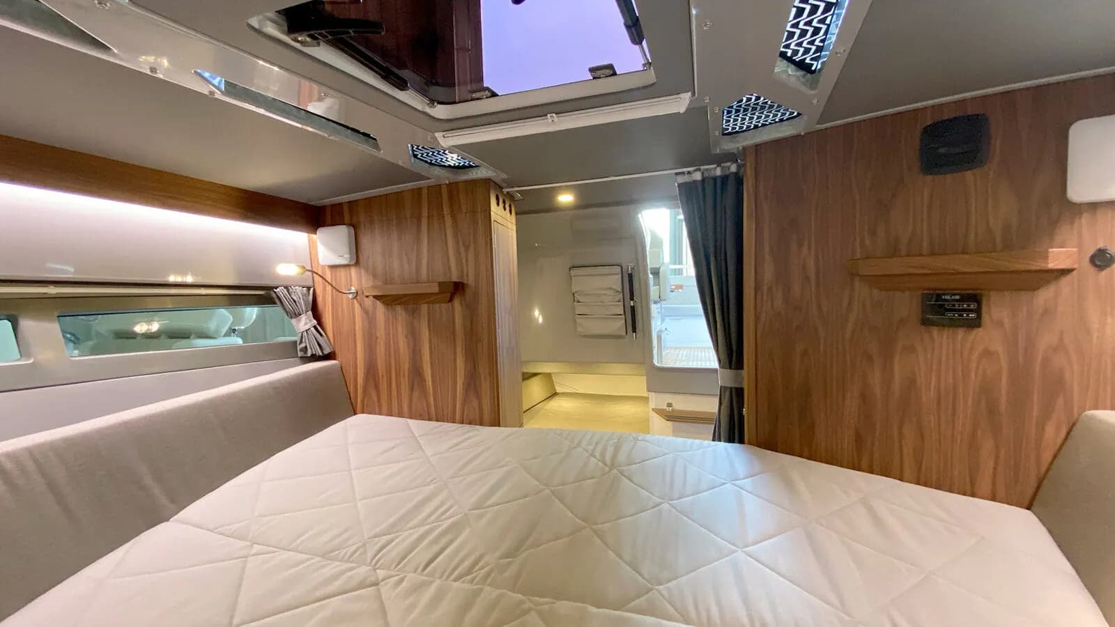 Interior view of Flipper 900 DC- SPECIAL OFFER!