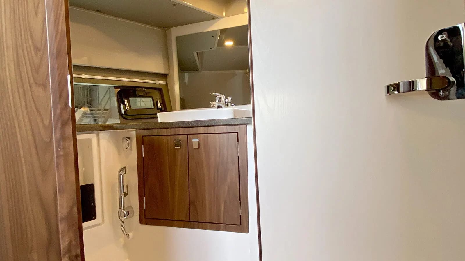 Exterior view of Flipper 900 DC- SPECIAL OFFER!