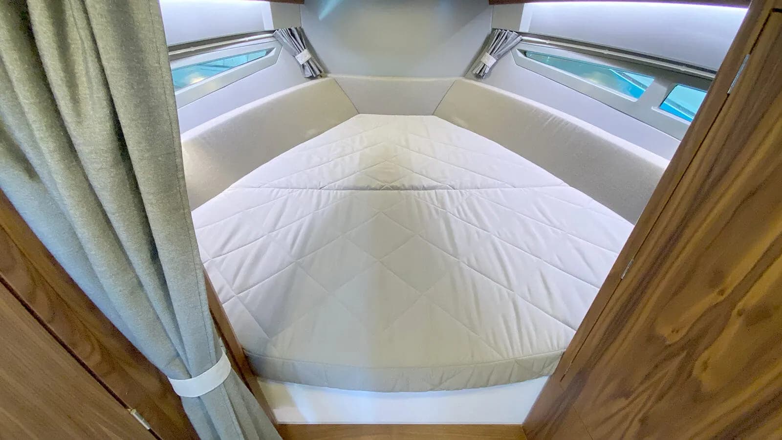 Helm view of Flipper 900 DC- SPECIAL OFFER!