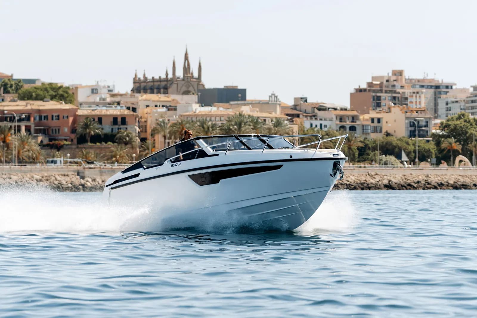 Exterior view of Flipper 900 DC- SPECIAL OFFER!
