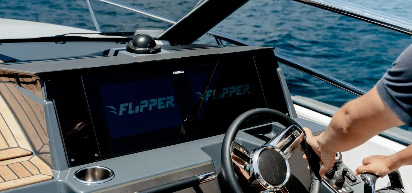 Deck view of Flipper 900 DC- SPECIAL OFFER!
