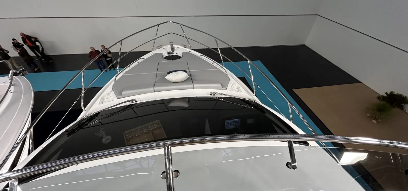 Helm view of SCHAEFER 450