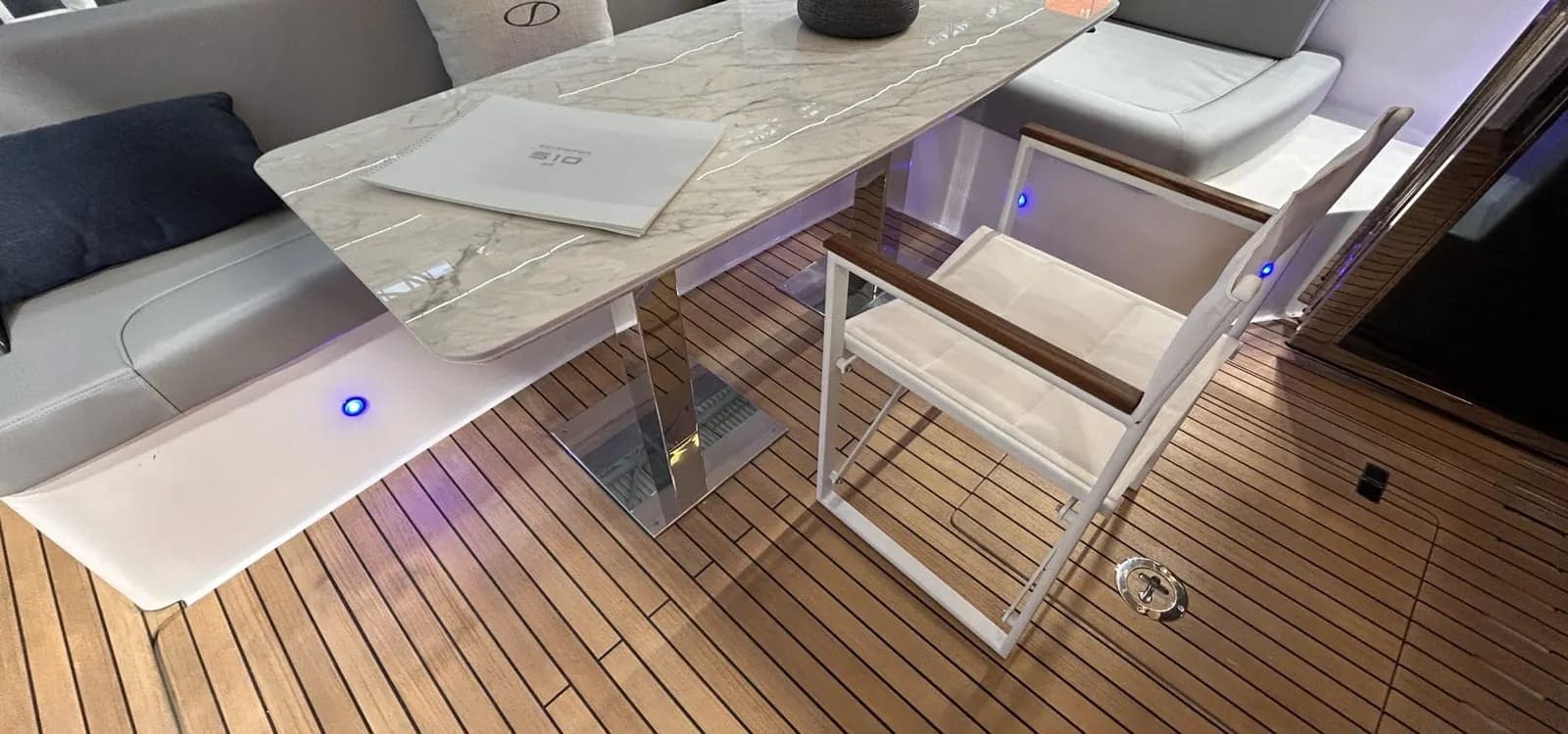 Deck view of SCHAEFER 450
