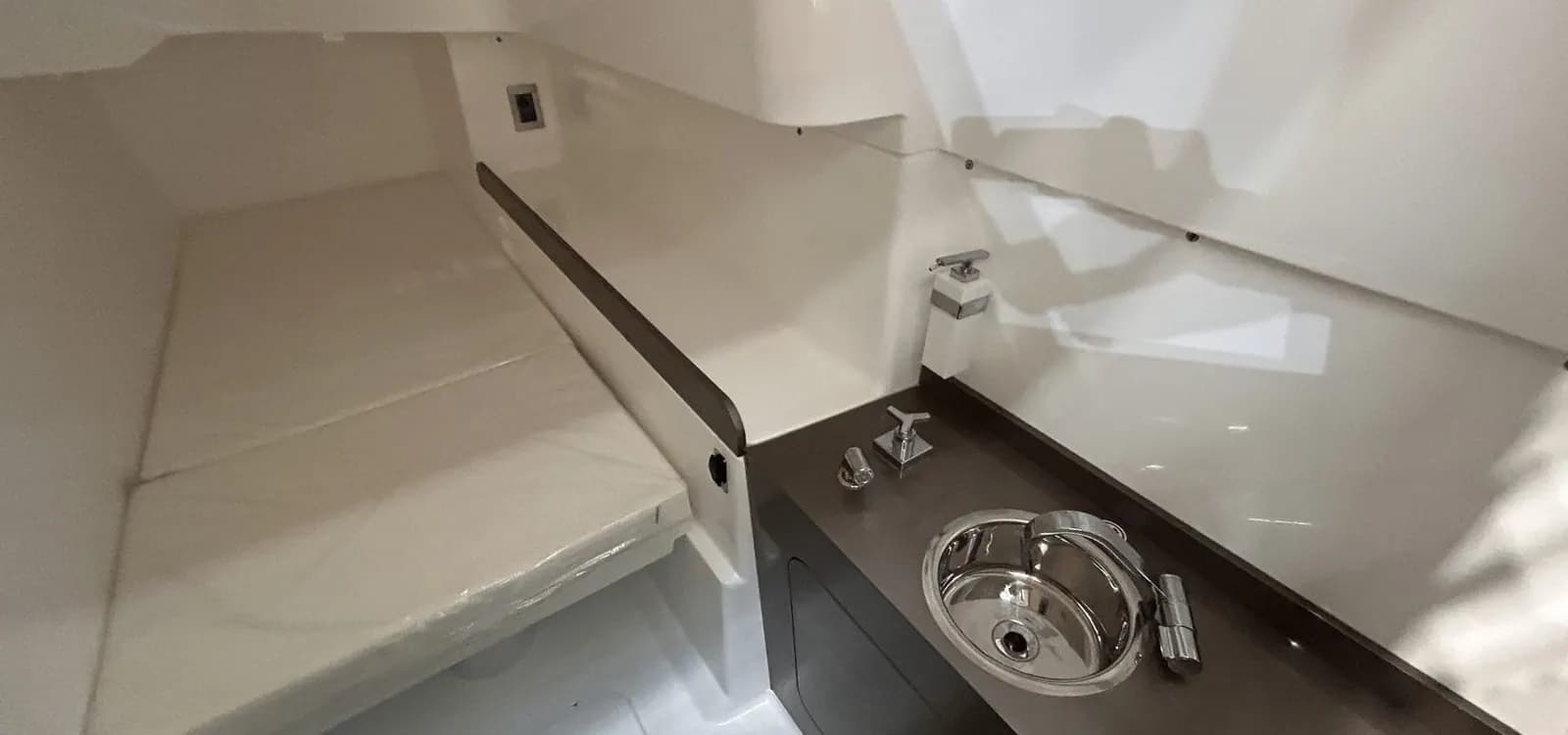 Interior view of SCHAEFER 450