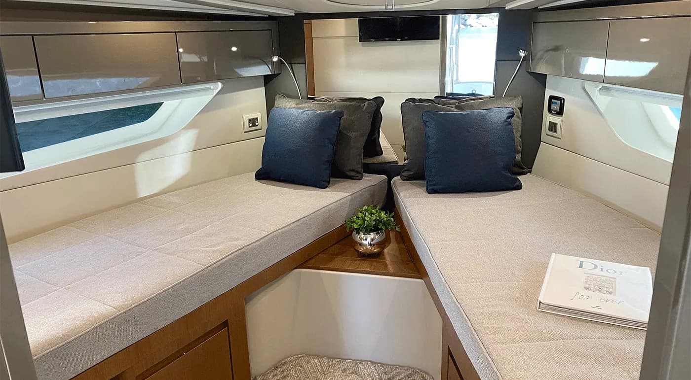 Interior view of SCHAEFER 450