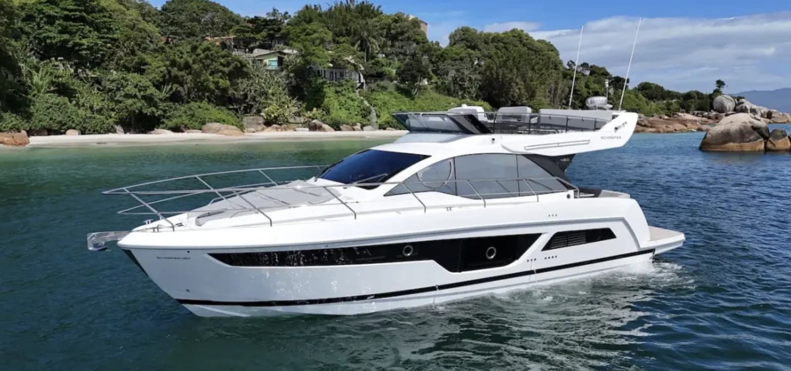 Exterior view of SCHAEFER 450