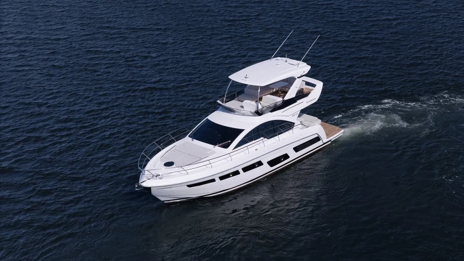 Exterior view of Schaefer 510 GT Flybridge
