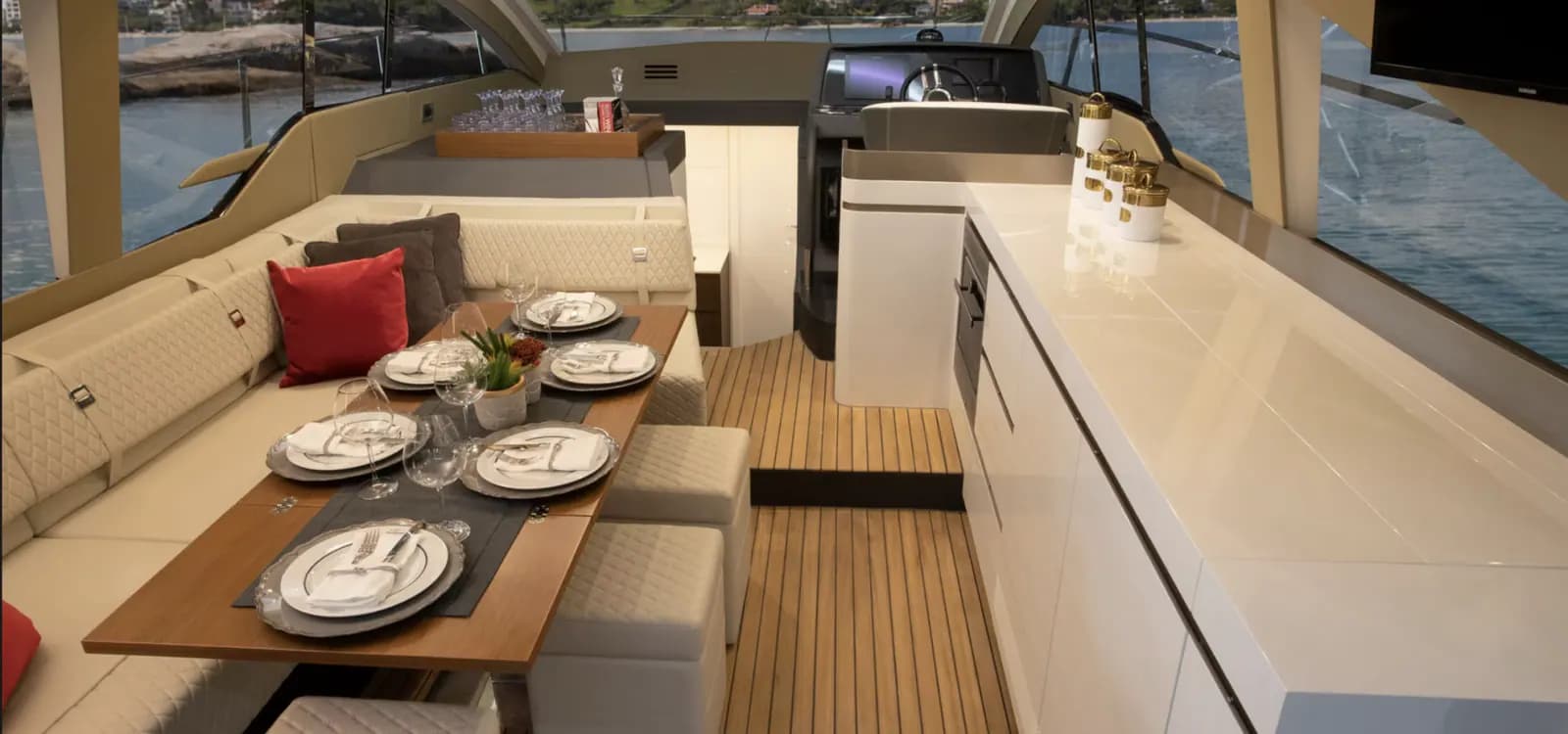 Helm view of Schaefer 510 GT Flybridge