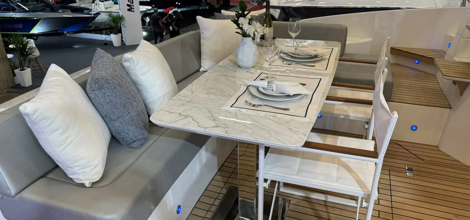 Helm view of Schaefer 510 GT Flybridge