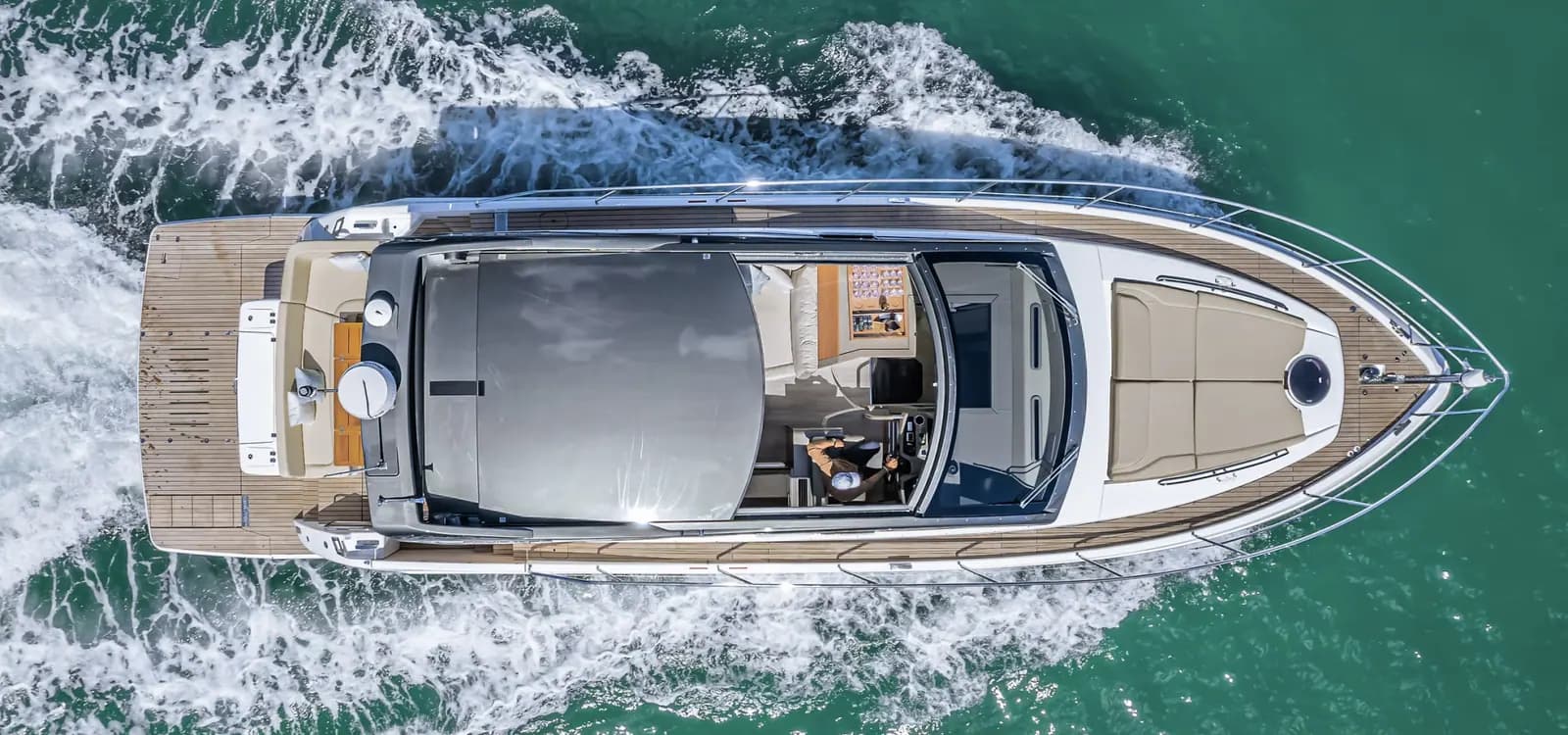 Deck view of Schaefer 510 GTS