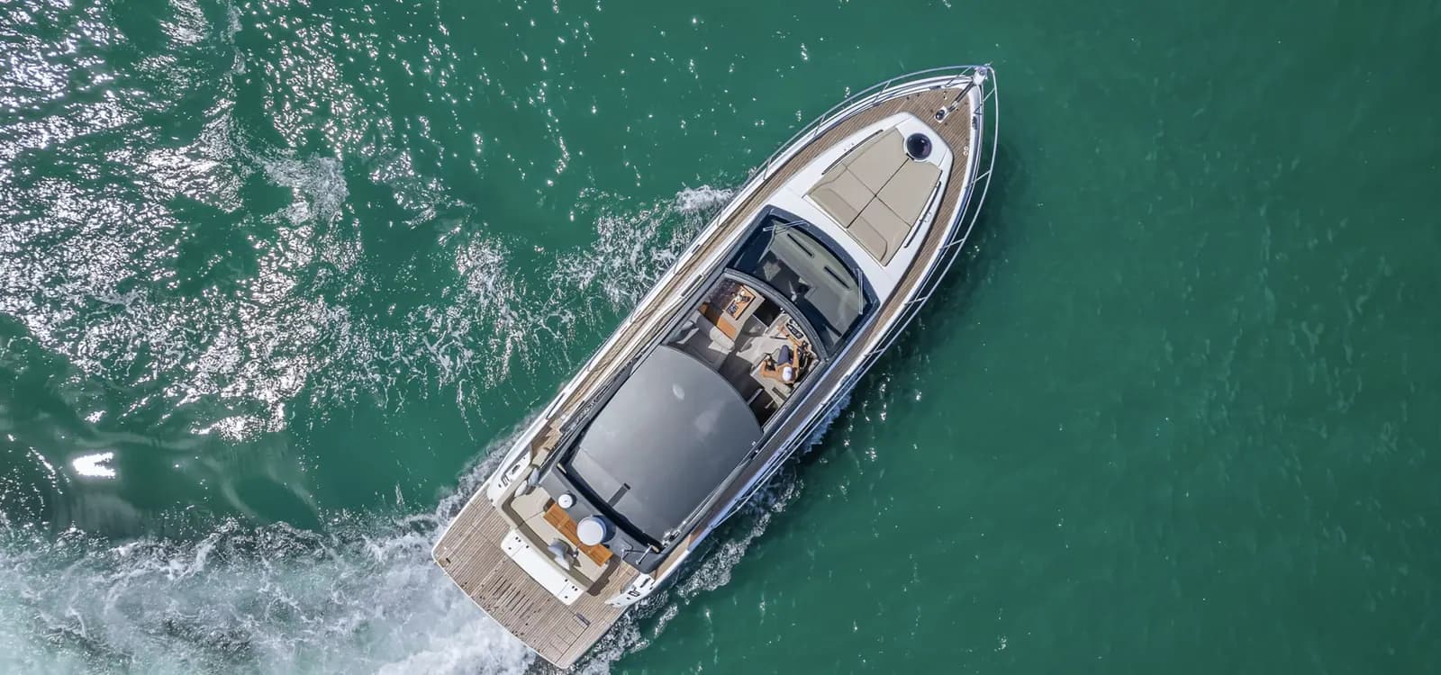 Deck view of Schaefer 510 GTS