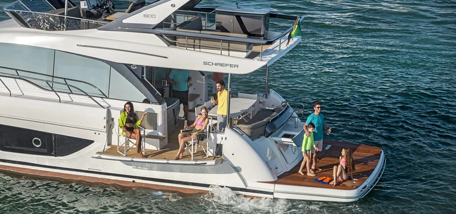 Helm view of Schaefer Yachts 600