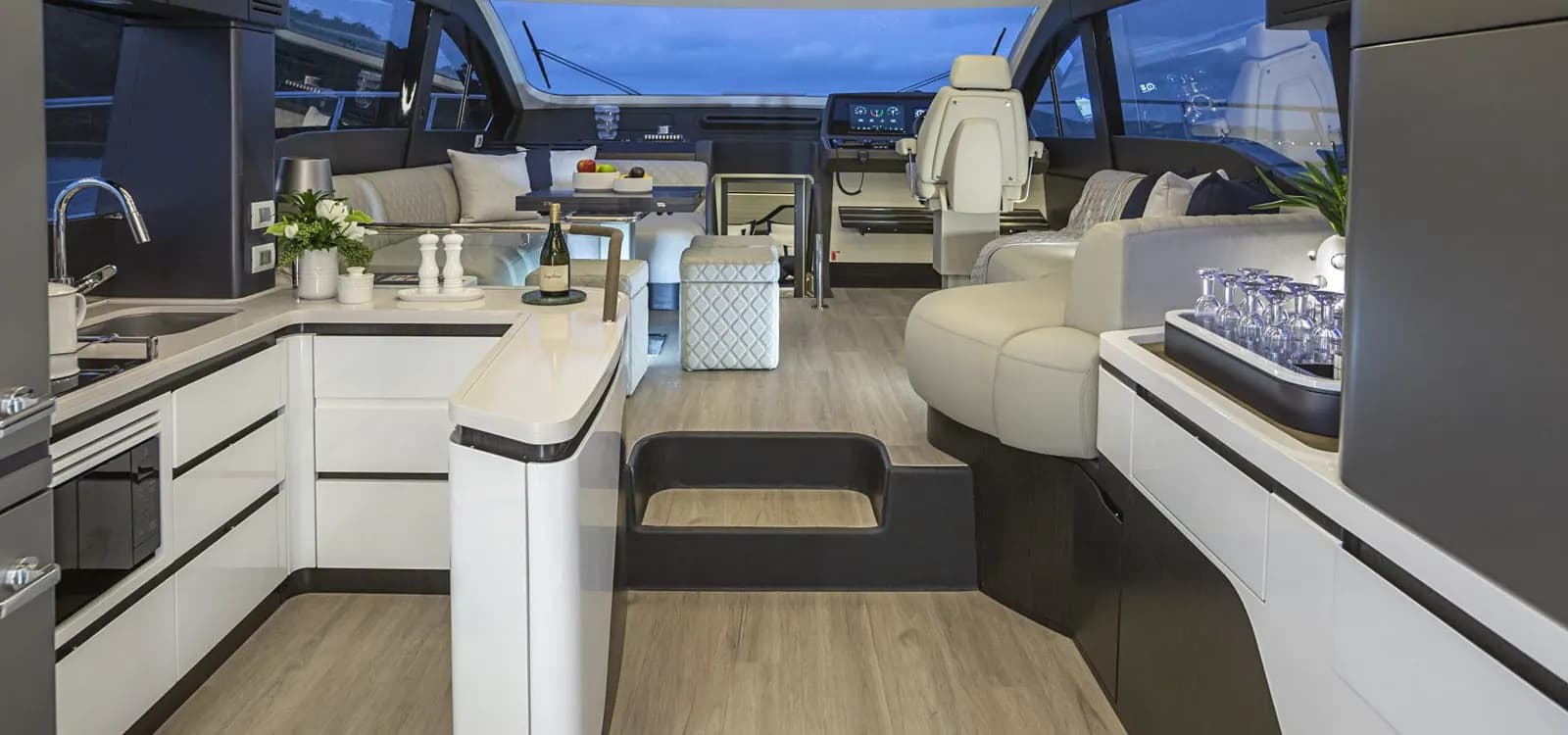 Exterior view of Schaefer Yachts 600