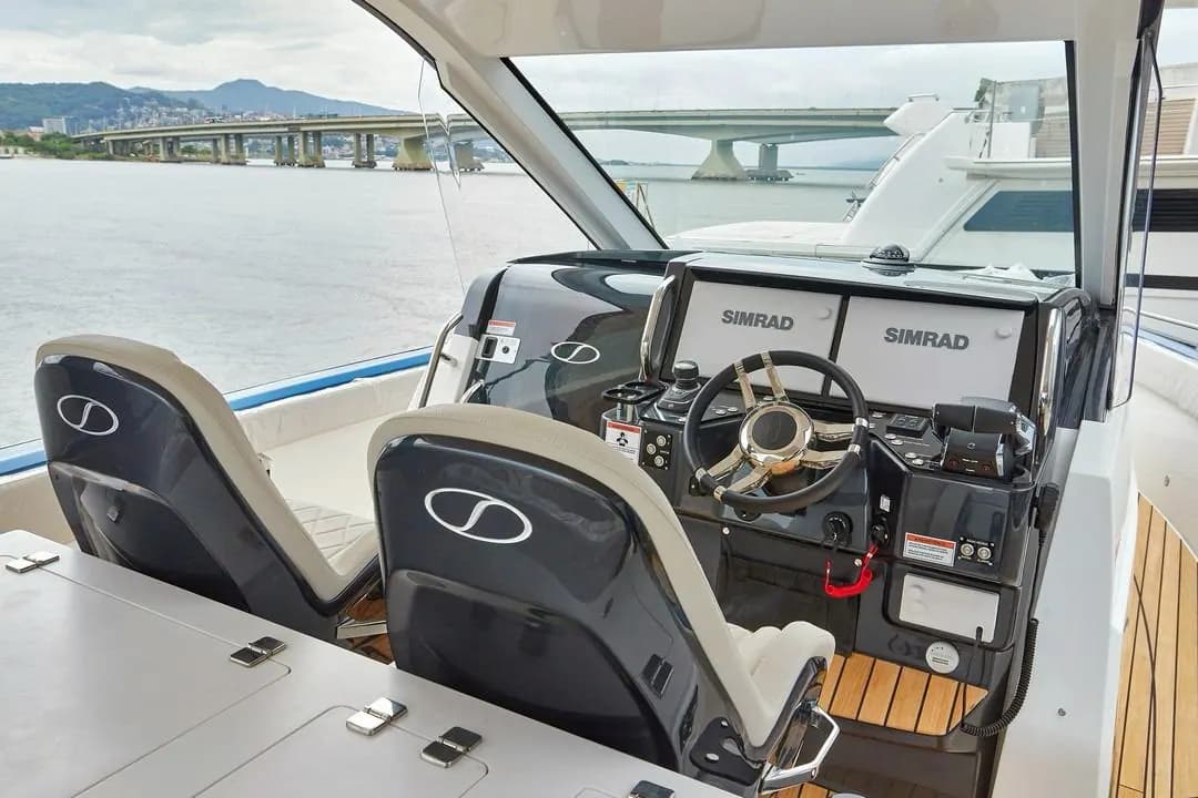 Helm view of Schaefer V34