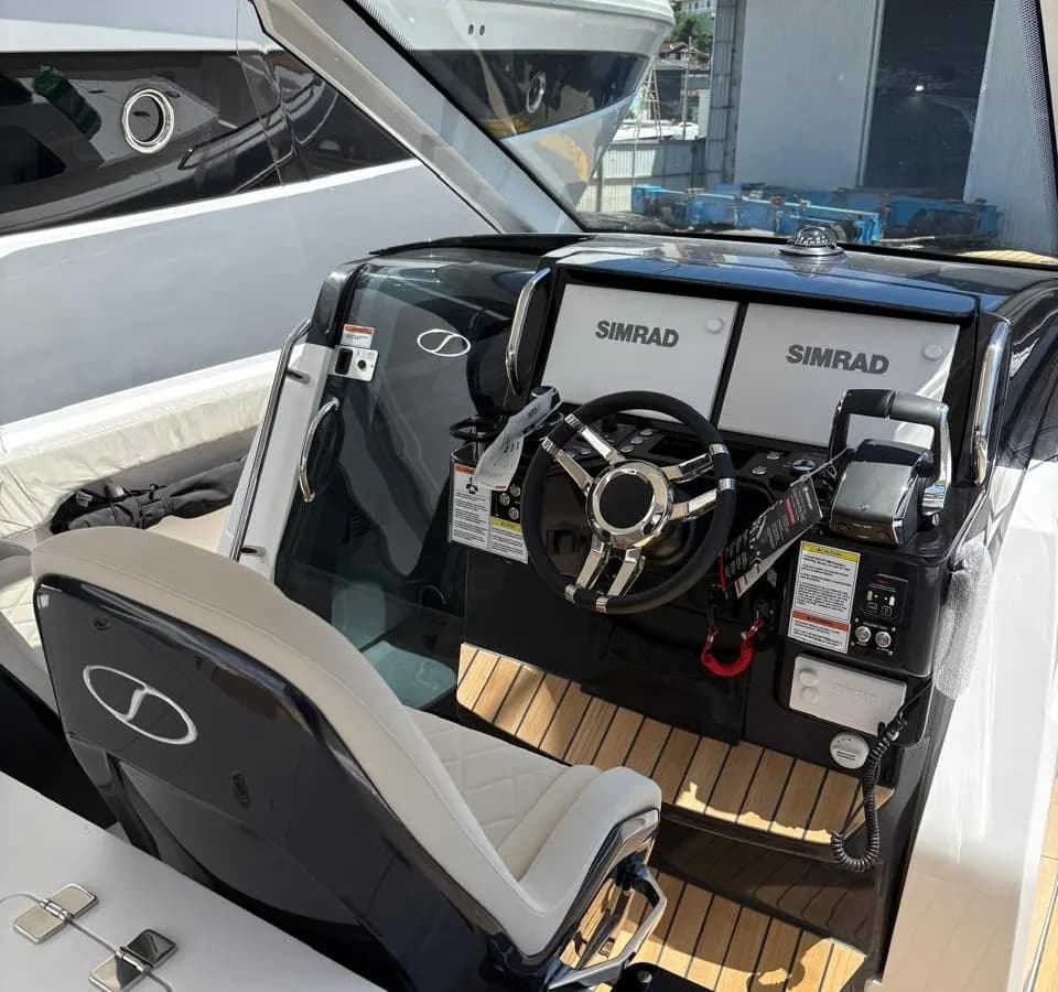 Helm view of Schaefer V34