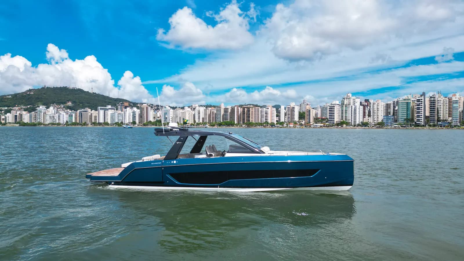 Exterior view of SCHAEFER YACHTS V44 Blue