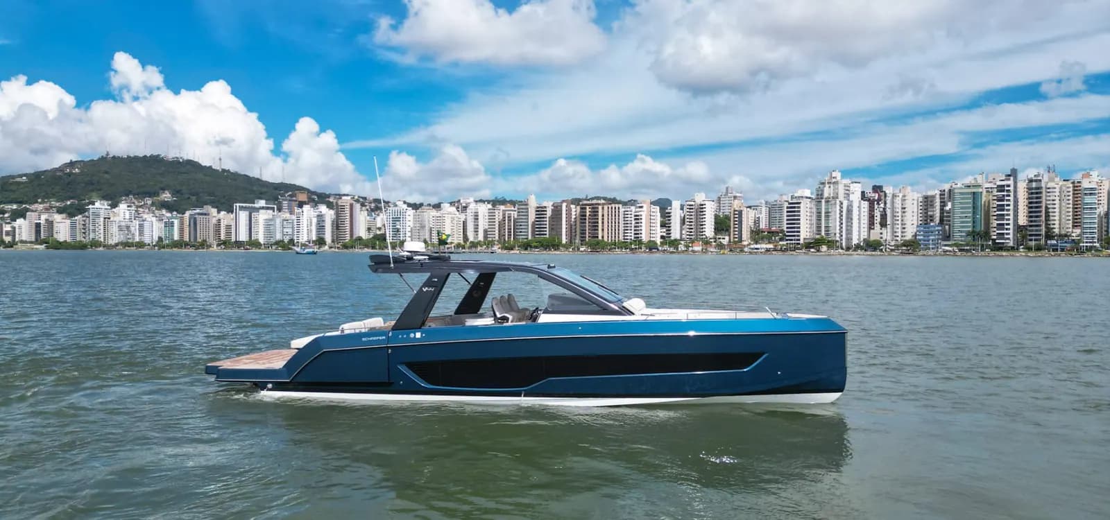Deck view of SCHAEFER YACHTS V44 Blue