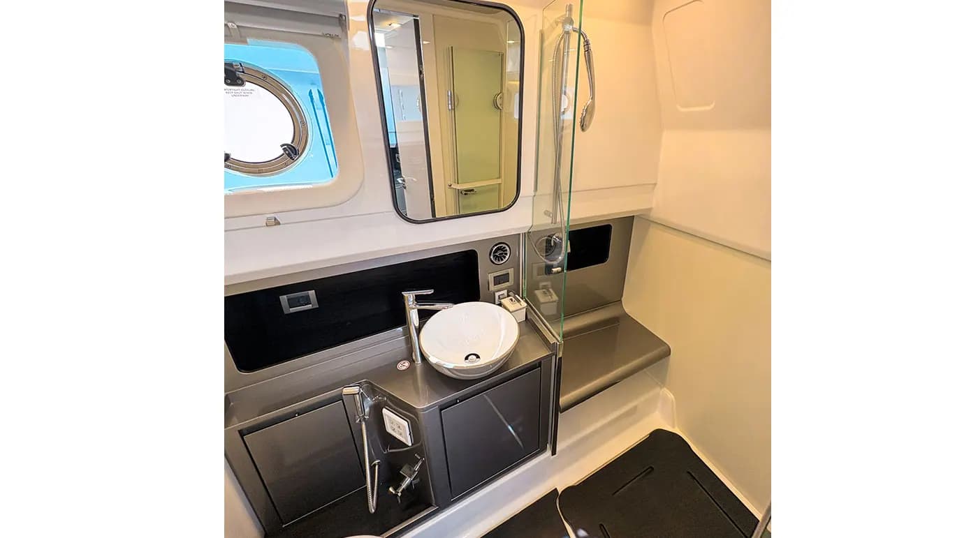 Interior view of SCHAEFER YACHTS V44 Blue