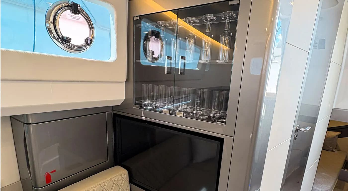 Deck view of SCHAEFER YACHTS V44 Blue