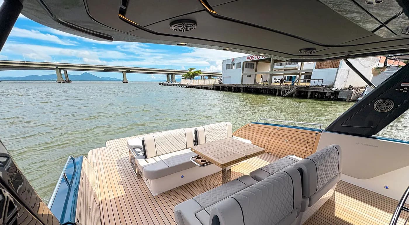 Interior view of SCHAEFER YACHTS V44 Blue