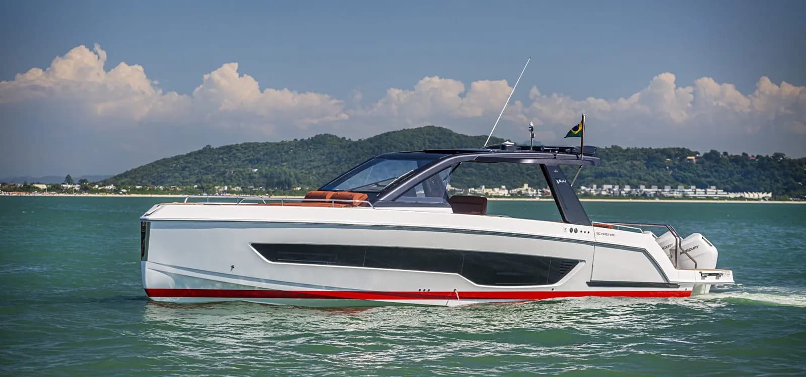Deck view of SCHAEFER YACHTS V44 OB