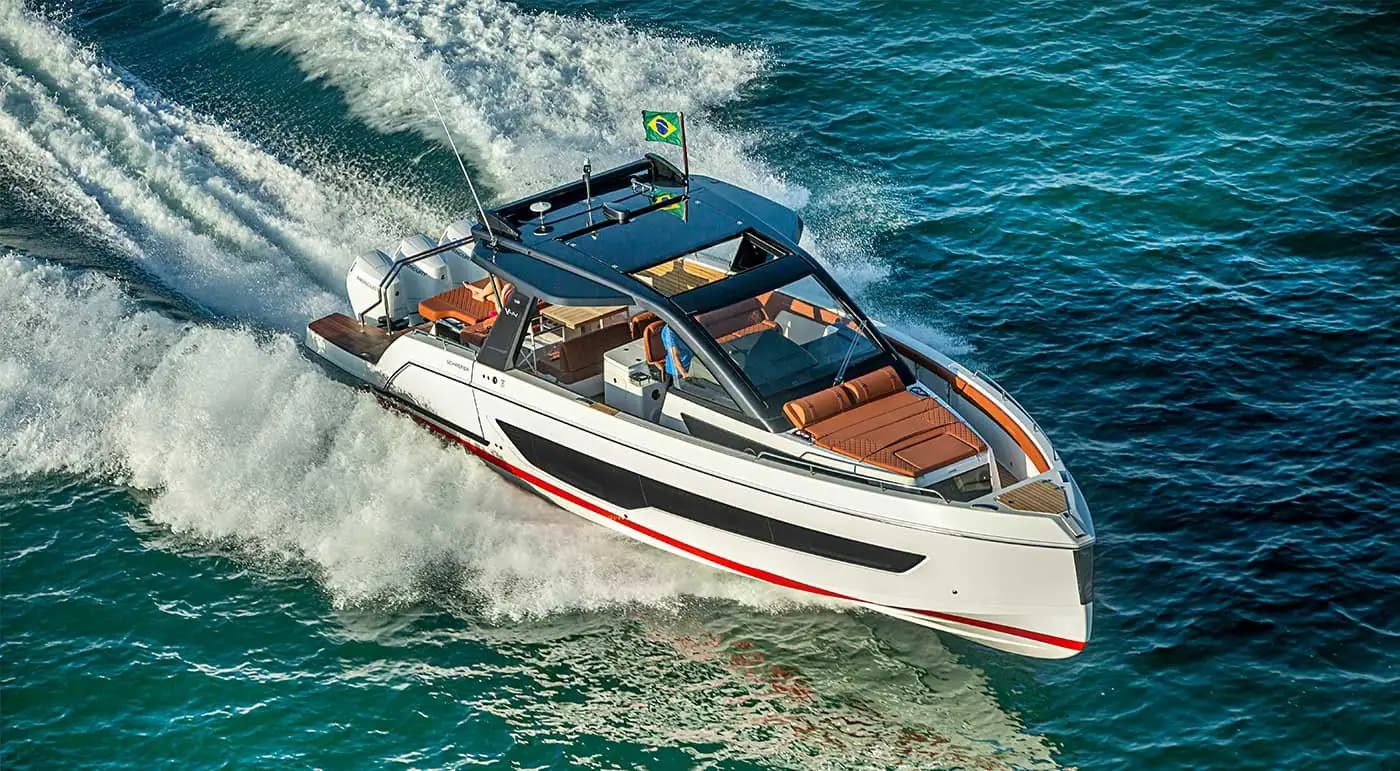 Deck view of SCHAEFER YACHTS V44 OB