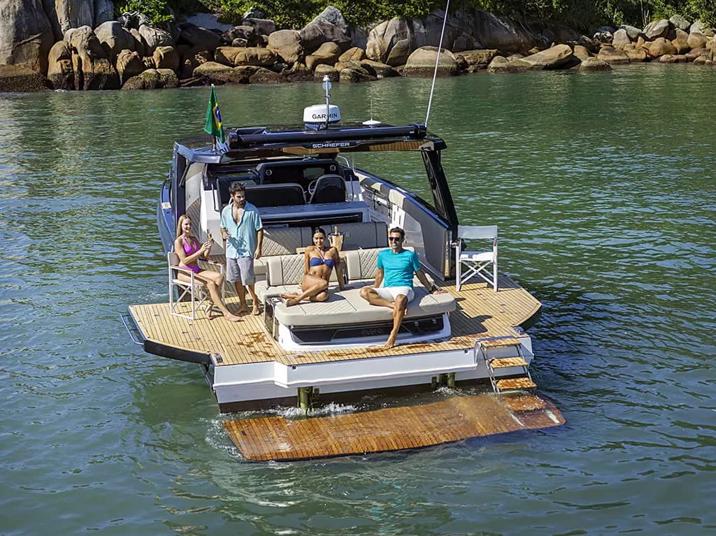 Helm view of SCHAEFER YACHTS V44 IB
