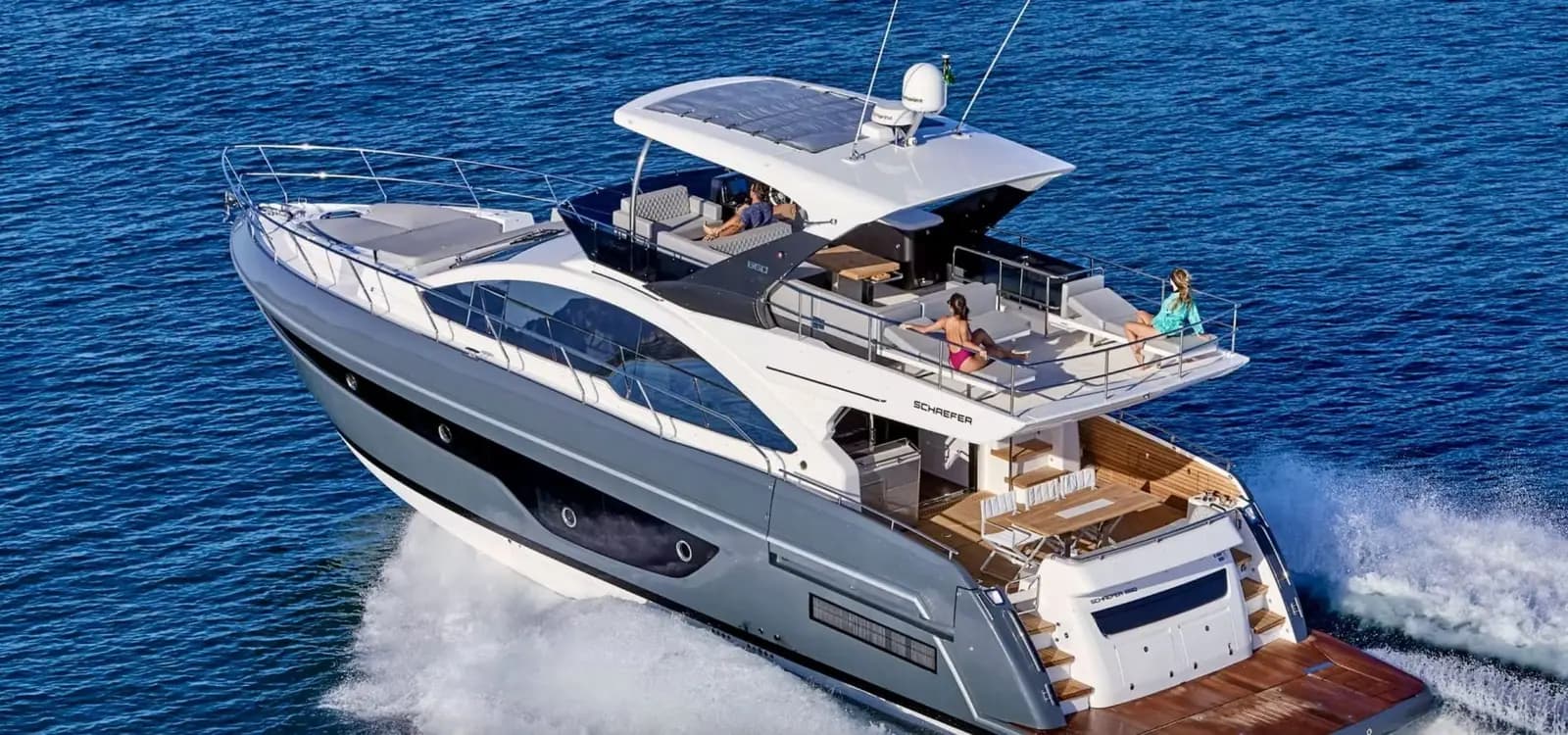Deck view of Schaefer 660