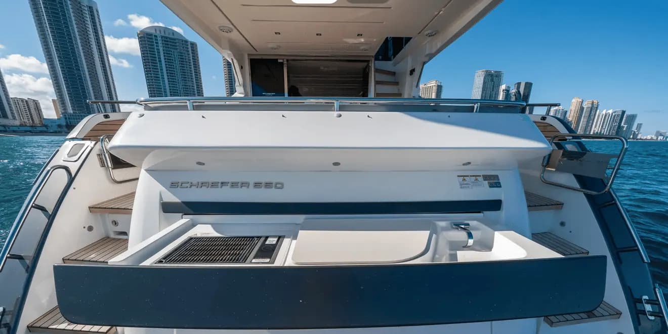 Deck view of Schaefer 660