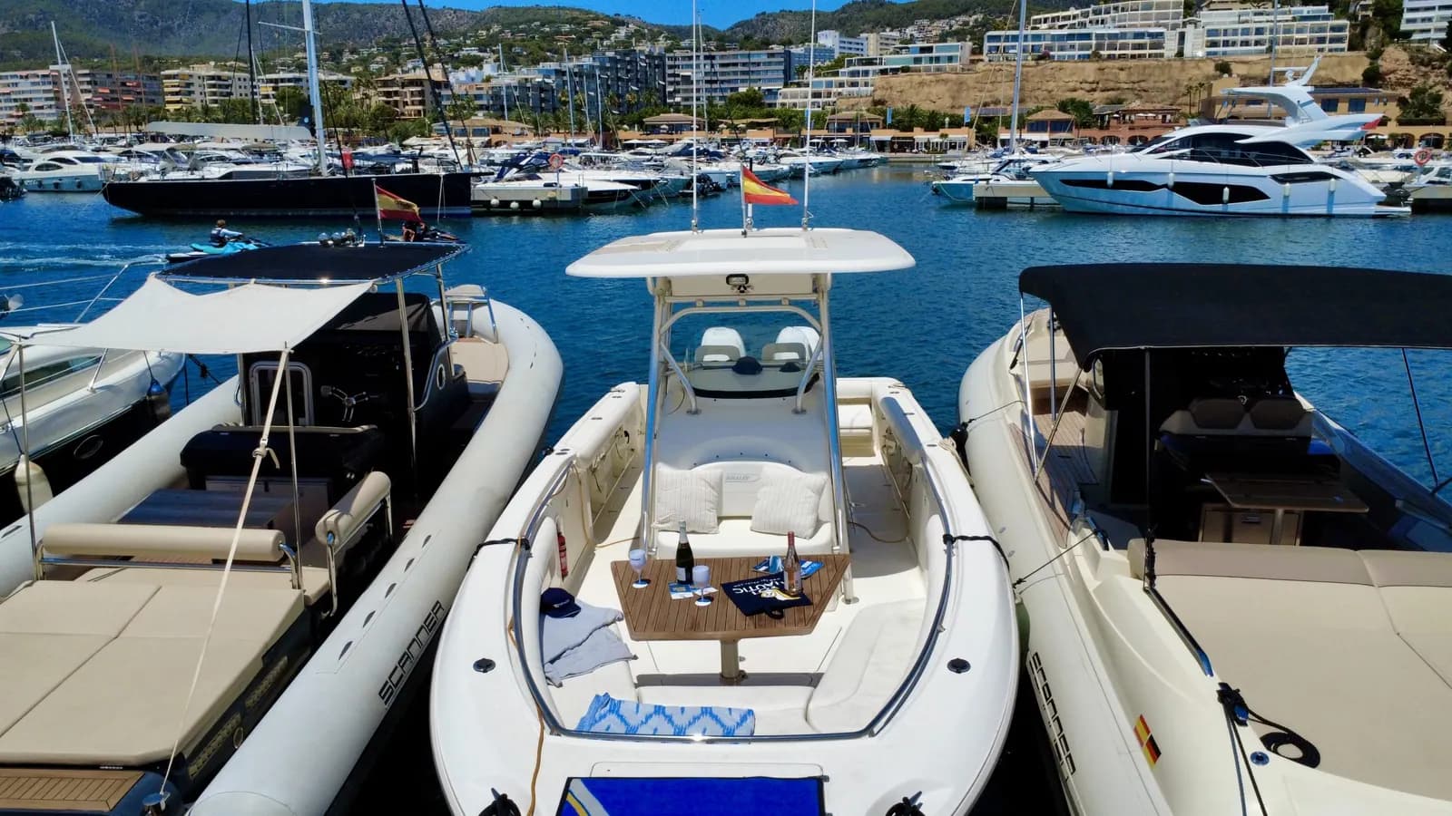 Boston Whaler 320 Outrage zum Verkauf auf Mallorca